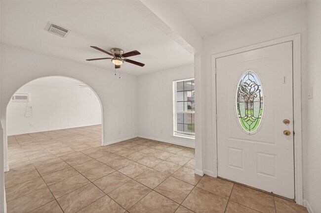 Building Photo - 6311 Tall Willow Dr