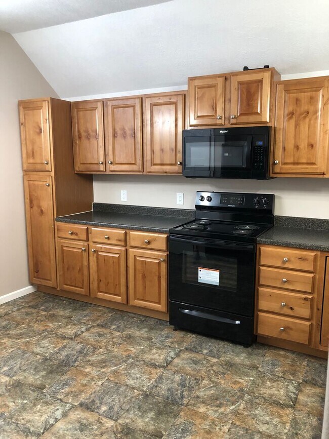 Building Photo - 819 S Main Ave