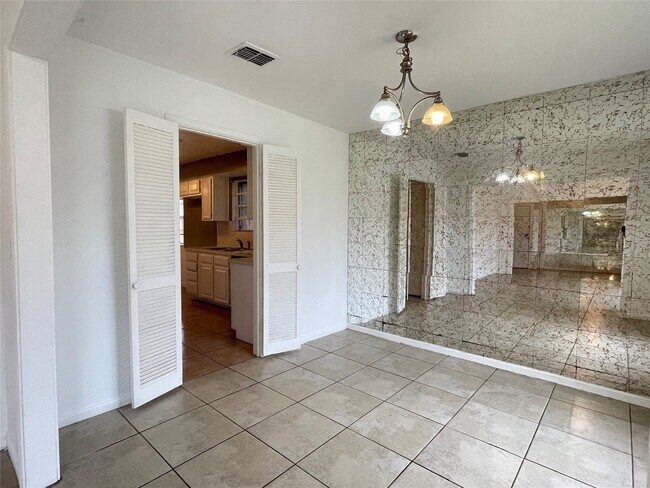 Building Photo - 7110 Foxmar Ln