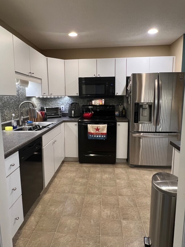 Building Photo - 305 Woodgreen Dr