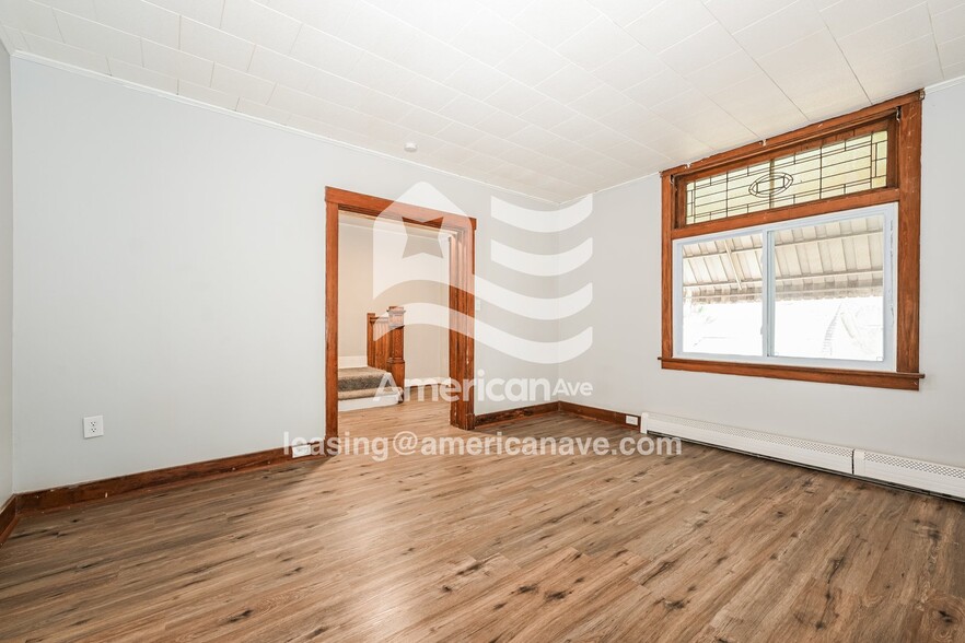 Building Photo - 3013 Pyramid Ave