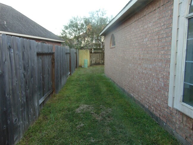 Building Photo - 25607 Creston Meadow Dr