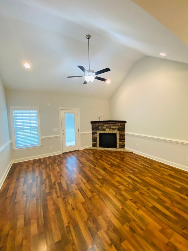 Building Photo - 2120 Remington Ct