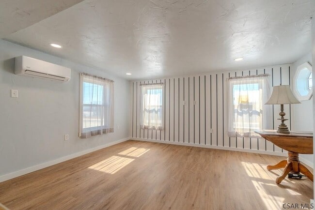 Building Photo - 352 Coon Rdg Rd