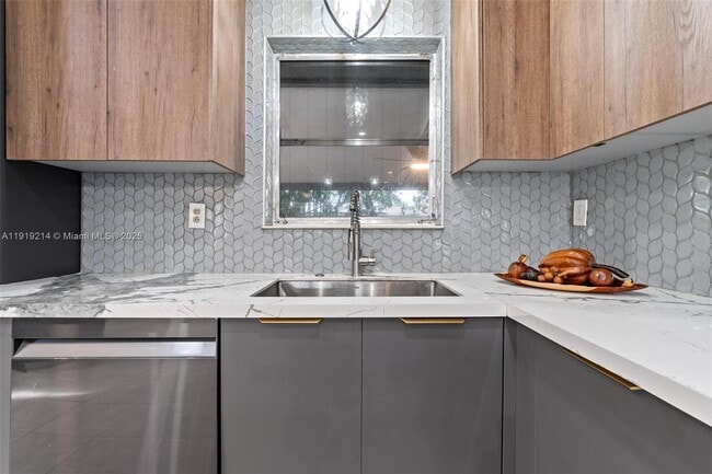 Building Photo - 1912 SW 97th Terrace