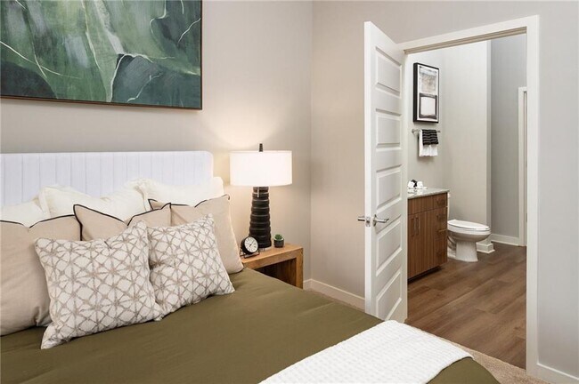 Building Photo - 501 W Waugh St