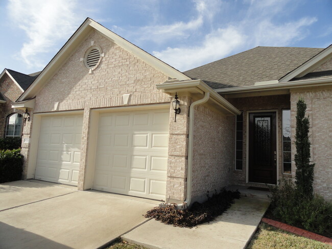 Building Photo - 10024 Lisi Anne Dr