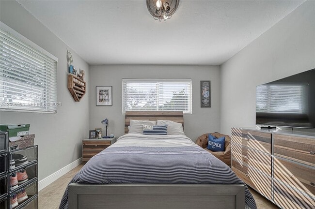 Building Photo - 10600 SW 80th Ct