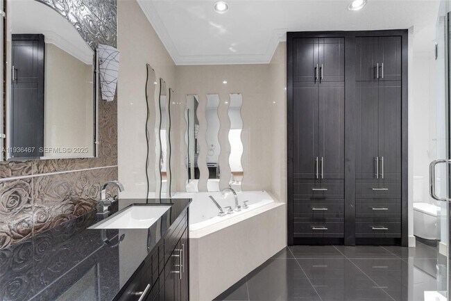 Building Photo - 851 SW 154th Path