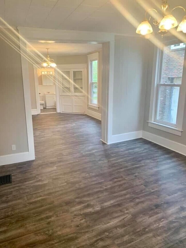 Primary Photo - 720 Fountain Sq