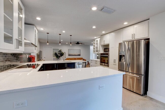 Building Photo - Northwest 12th Way, Boca Raton, FL 33486 - 4 BR 2 BA single-family home