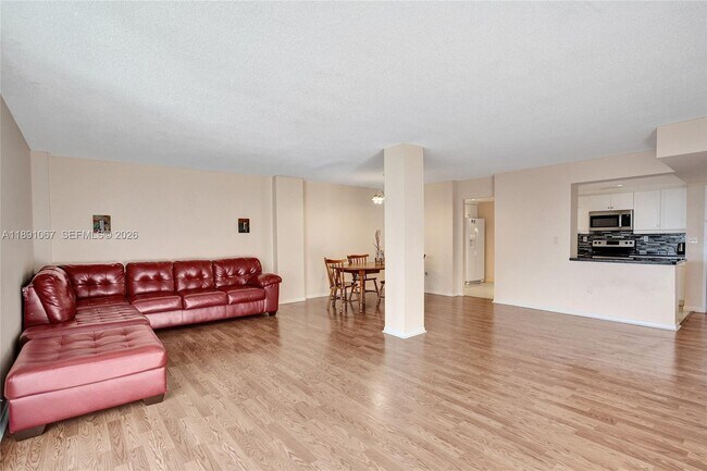 Building Photo - 1833 S Ocean Dr