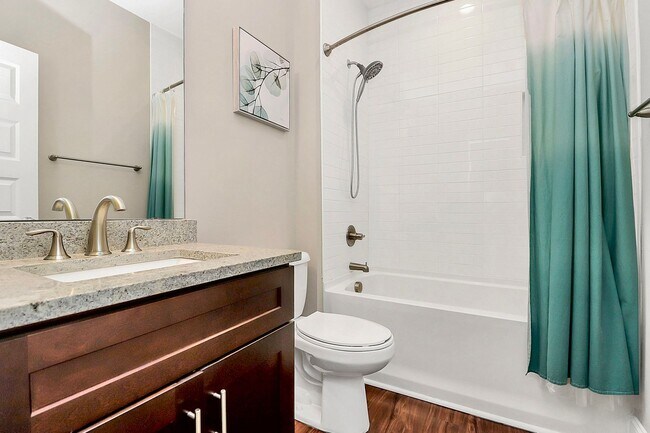 Building Photo - Newer Build Single Family in Washington Heights!