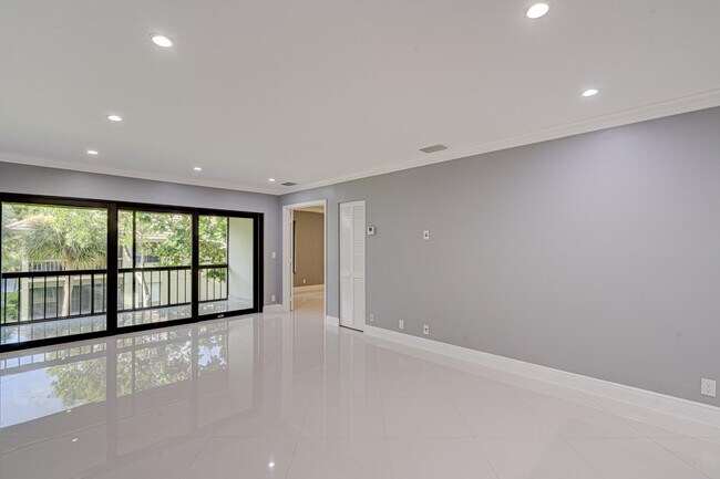 Building Photo - 159 NW 70th St