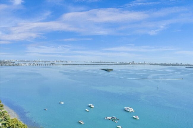 Primary Photo - 1717 N Bayshore Dr