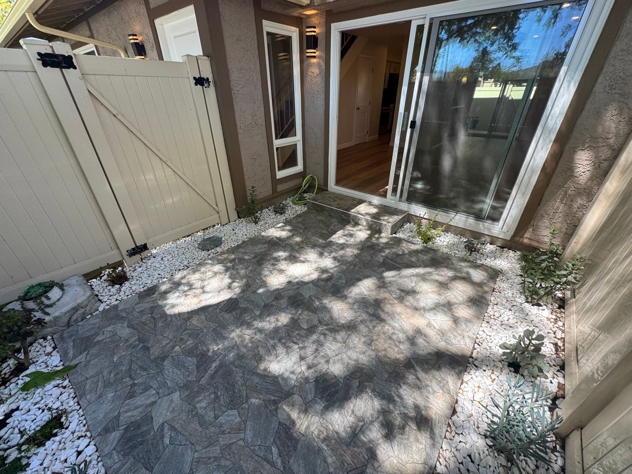 Building Photo - 28835 Conejo View Dr