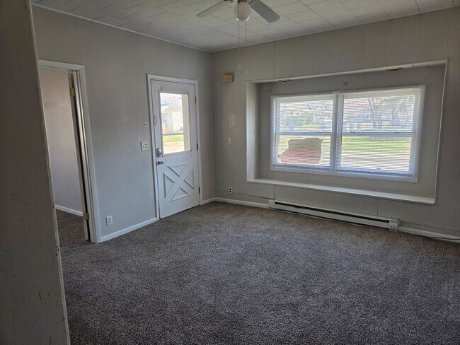 Building Photo - 1701 W Adams St