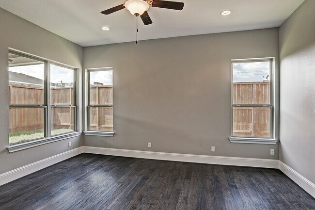 Building Photo - 4851 Benning Dr
