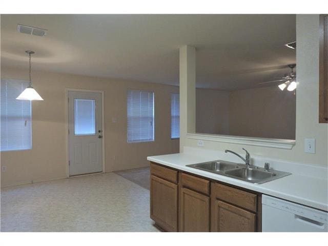 Building Photo - 2814 Lake Vista Dr