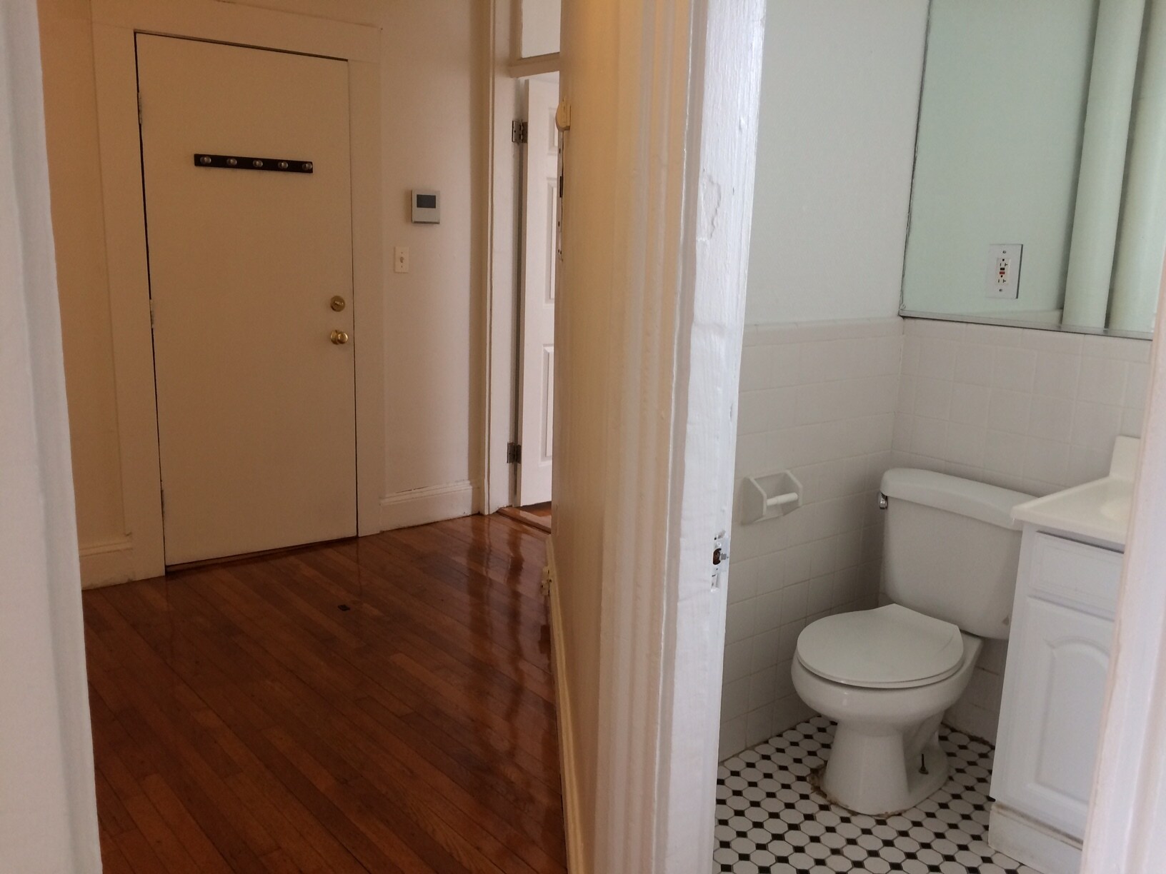 Building Photo - 52 Queensberry St