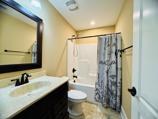 Building Photo - 3658 Pleasants Ridge Dr
