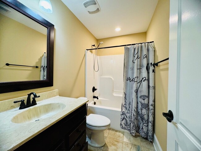 Building Photo - Beautiful Custom Built Home - Wake Forest