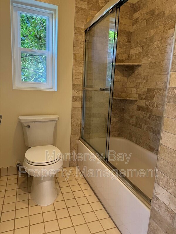 Building Photo - 31 Del Mesa Carmel