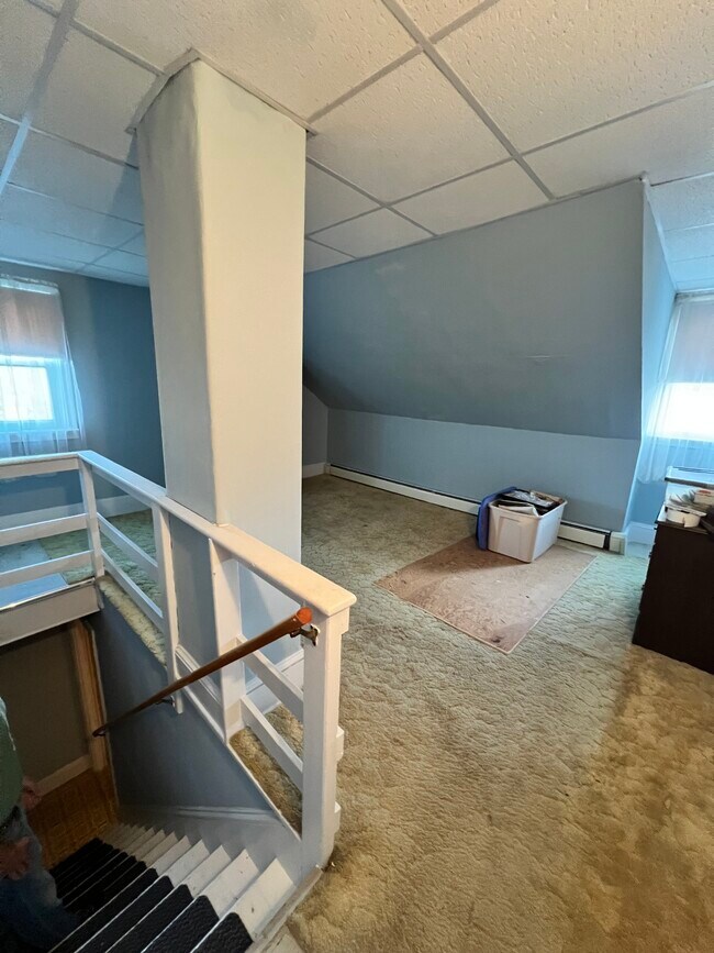 Attic room - 321 Spring Garden St