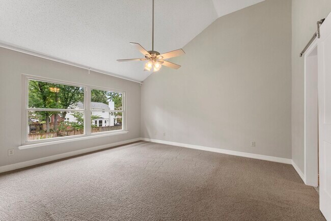 Building Photo - 27 W Stony Bridge Ct