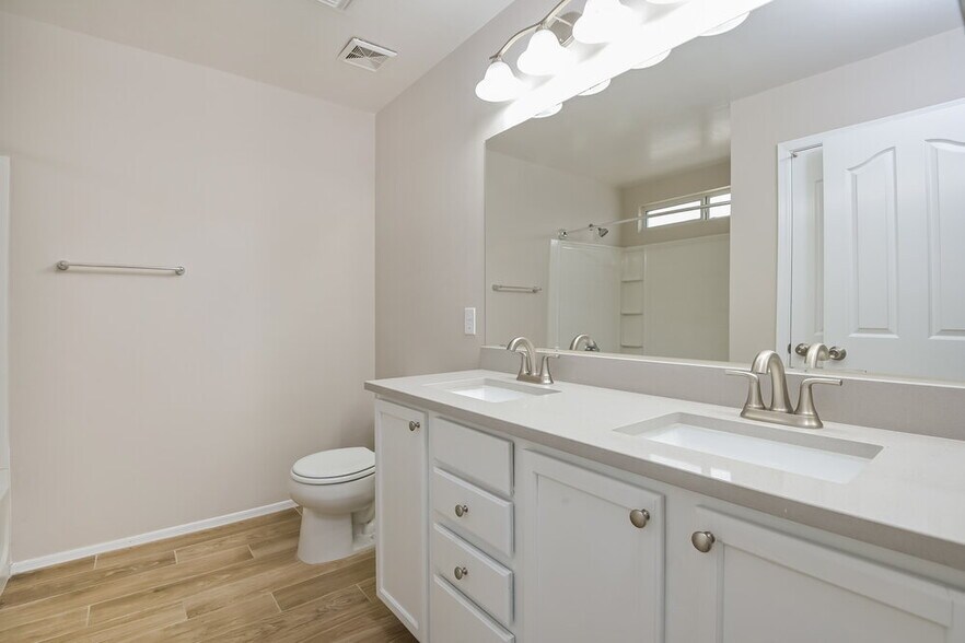 Building Photo - 4901 W Calle Don Alfonso