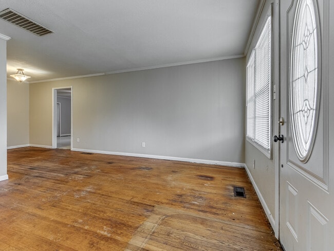 Building Photo - 2609 Mickey Rd