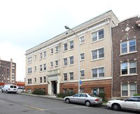 Building Photo - z-103125-Campus Apartments