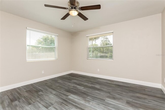 Building Photo - 459 Hammock Ln