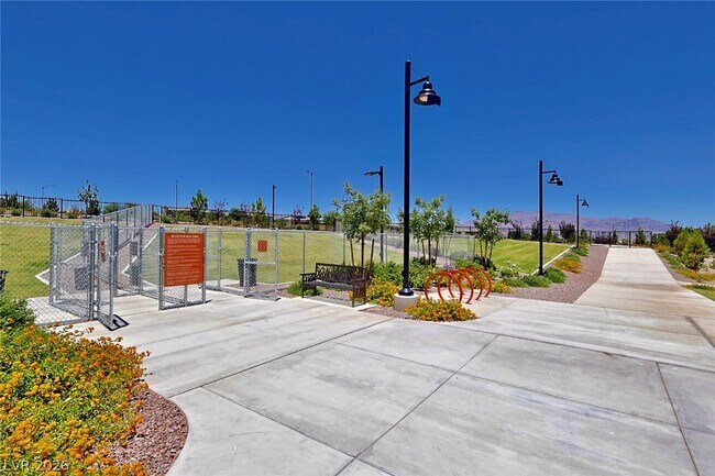 Building Photo - 9702 Canyon Landing Ave