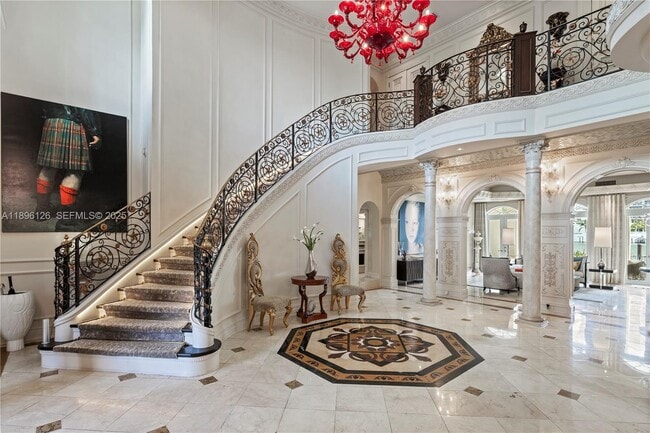 Building Photo - 5801 Pine Tree Dr