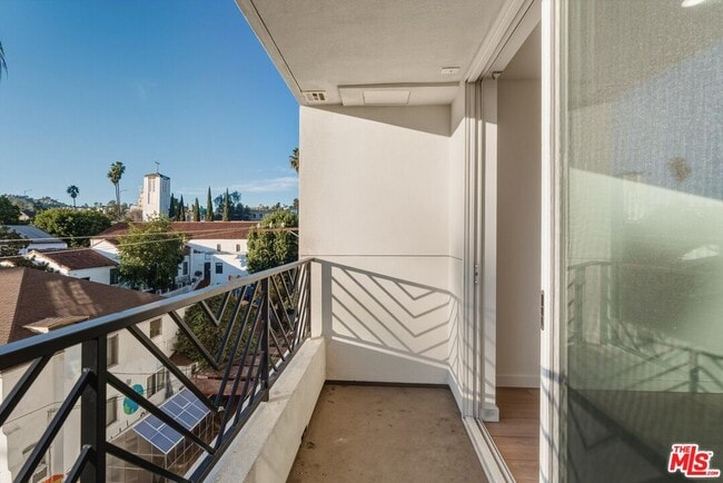 Building Photo - 1759 N Gower St