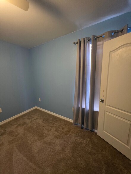 Building Photo - 713 Presscott St