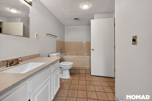 Building Photo - Spacious 3BR Condo in Ashland