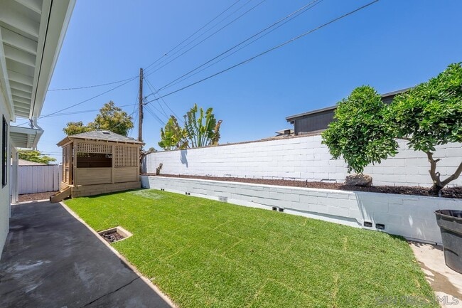 Building Photo - 4914 Zion Ave