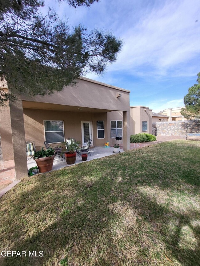 Building Photo - 6354 Franklin View Dr