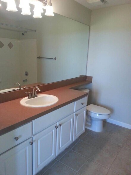 Building Photo - 2058 Alta Meadows Ln