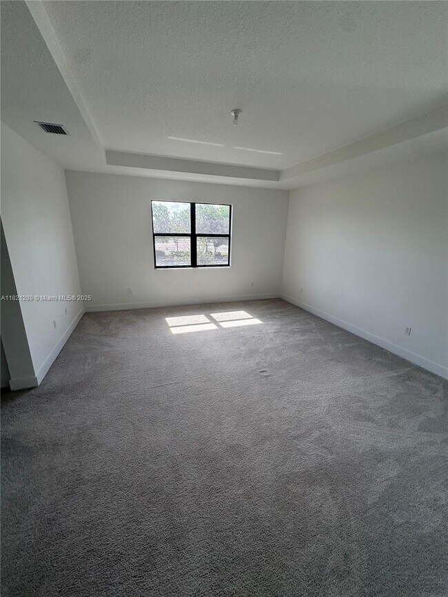 Building Photo - 4481 SW 173rd Ave