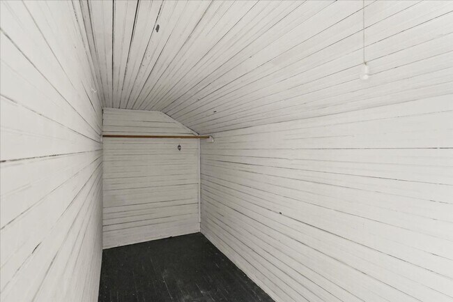 Building Photo - There is a Wow Factor in this Fully Renova...