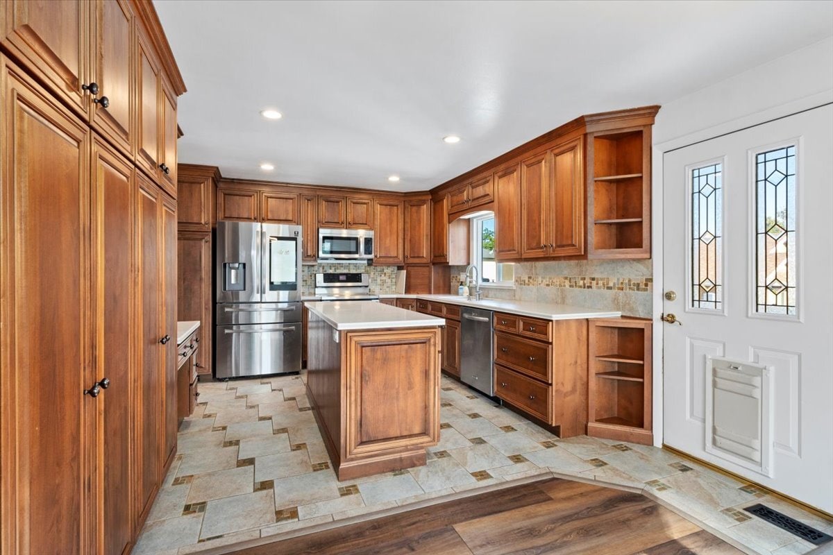 KItchen - 954 W River Point Cir