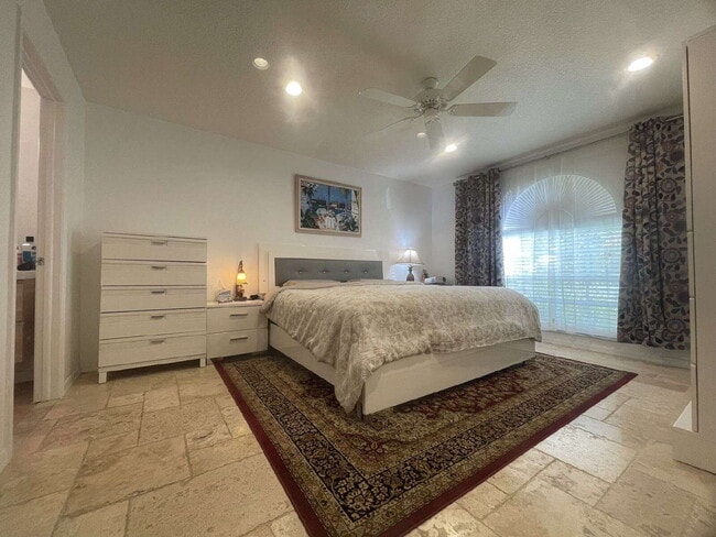 Building Photo - 9727 Cypress Shadow Ave