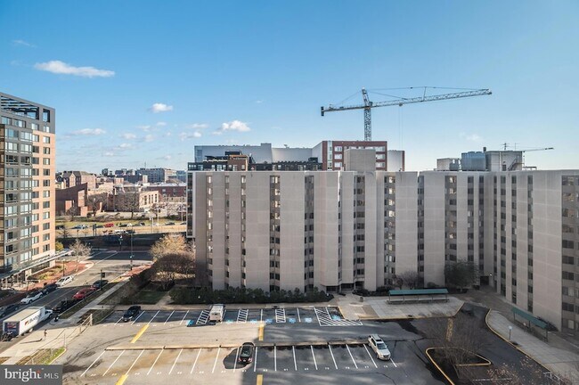 Building Photo - 440 L St NW