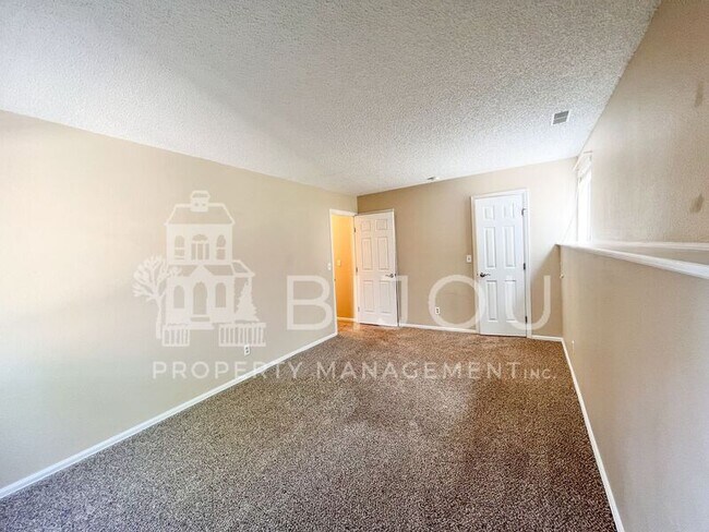Building Photo - 844 Tenderfoot Hill Rd