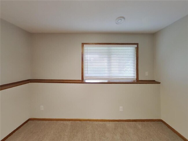 Building Photo - 6393 Wildwood Way