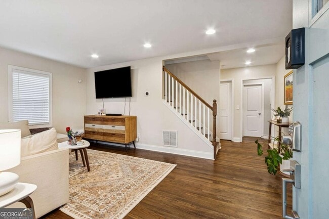 Building Photo - 1865 Stanton St