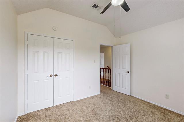 Building Photo - 719 Woodlake Dr